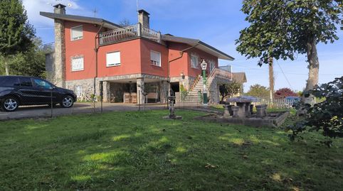 CHALET EN NAVA, ASTURIAS. 6 DORMITORIOS. VISTAS PANORÁMICAS. PARCELA DE 1800 M2