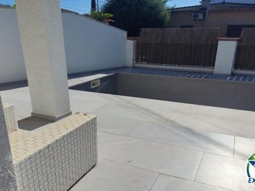 House with pool for sale in Peni