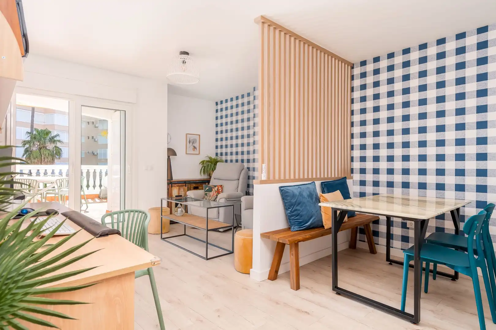 Sala d'estar de Apartament en venda en Algarrobo amb Terrassa