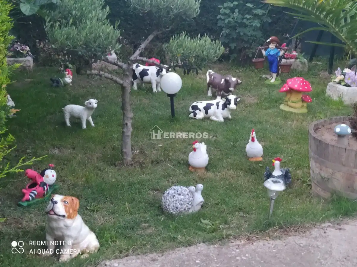 Jardí de Casa o xalet en venda en Murillo de Río Leza amb Calefacció, Traster i Moblat