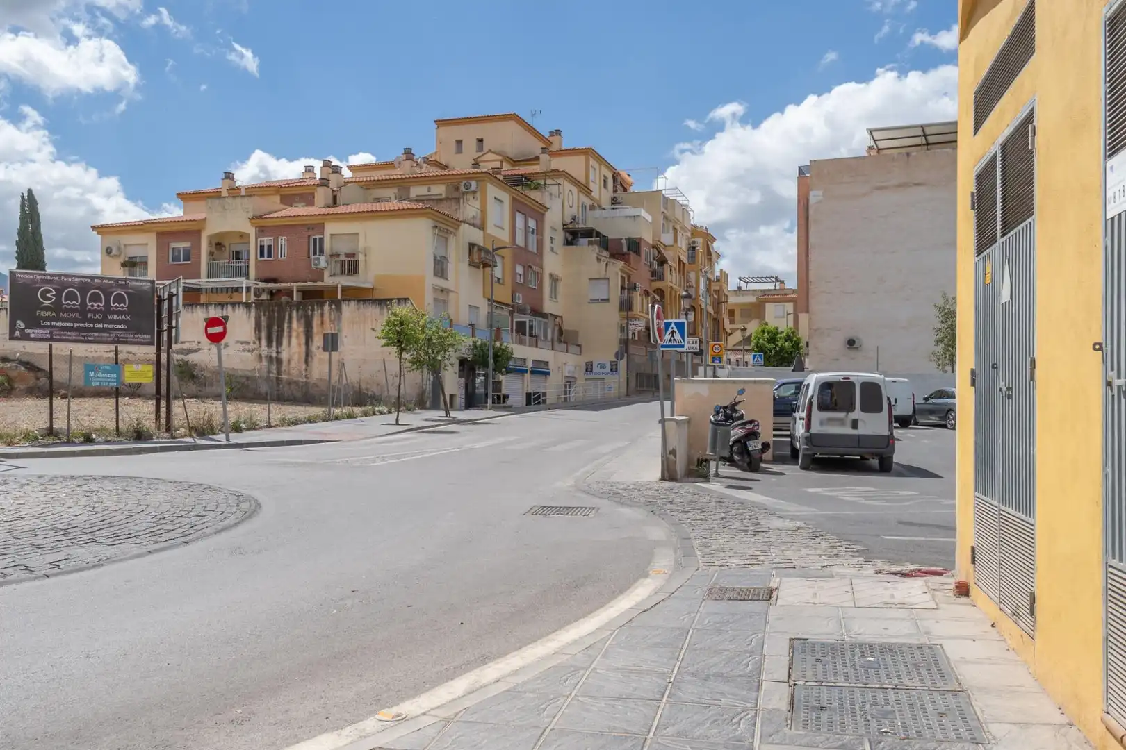 Vista exterior de Piso en venta en Gójar con Terraza, Trastero y Balcón