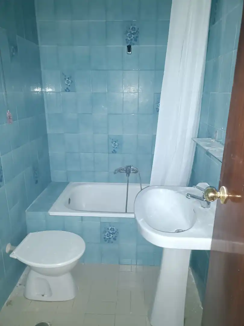Bathroom of Flat for rent in Granada