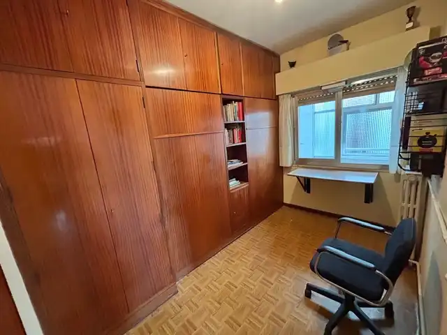 Dormitori de Pis en venda en Madrid amb Calefacció, Terrassa i Moblat