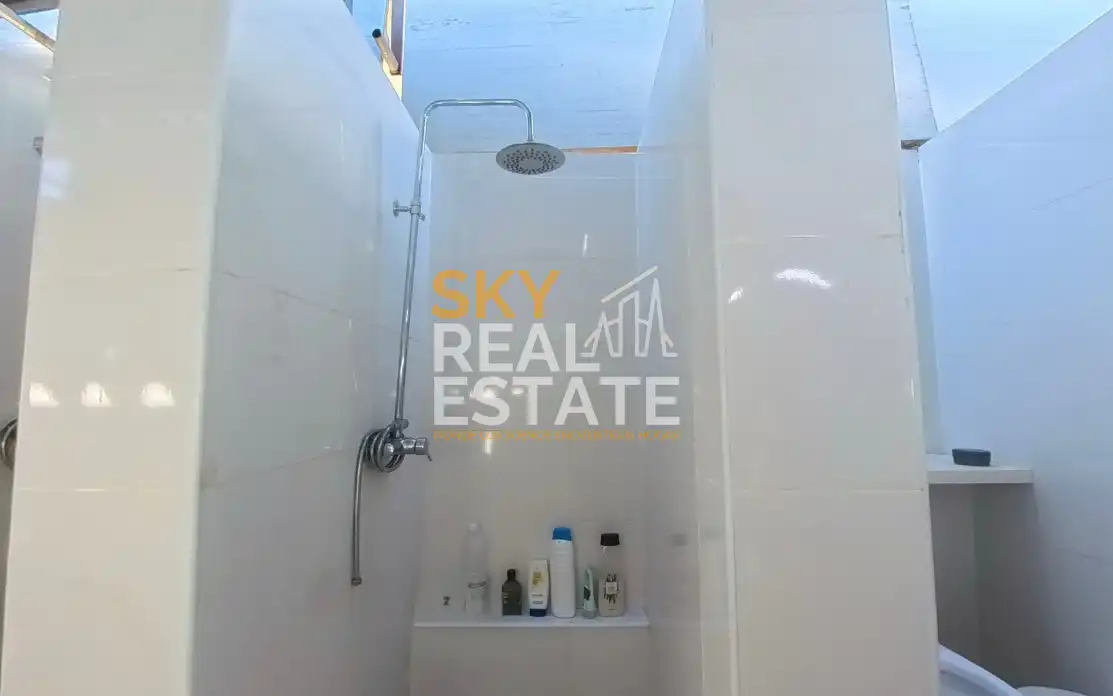 Bathroom of Residential for sale in Madrid