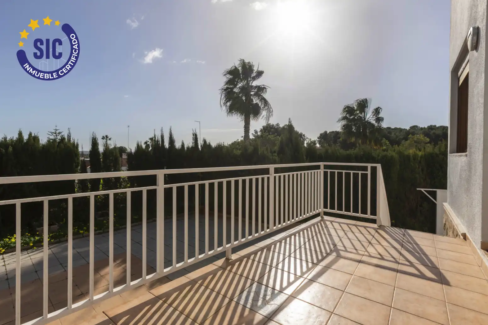 Terrassa de Casa adosada en venda en Torrent amb Aire condicionat, Calefacció i Jardí privat