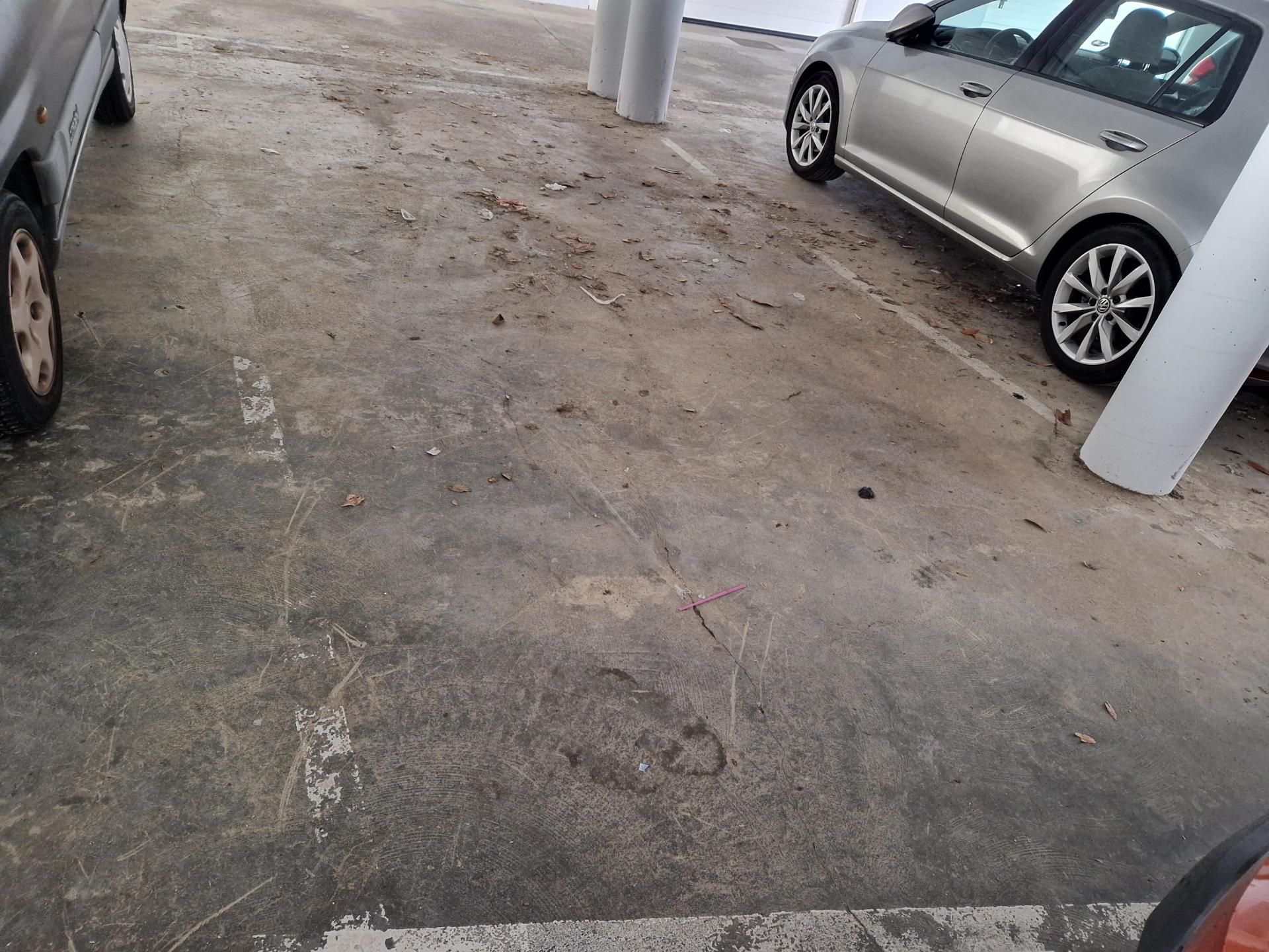 Parking of Garage for sale in Quart