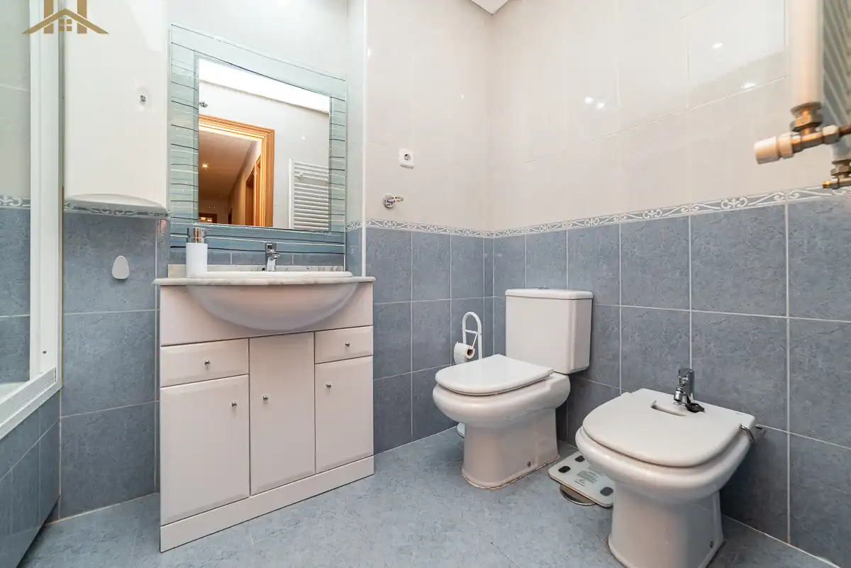 Badezimmer von Wohnung zum Verkauf in Arroyomolinos (Madrid) mit Klimaanlage, Heizung und Abstellraum