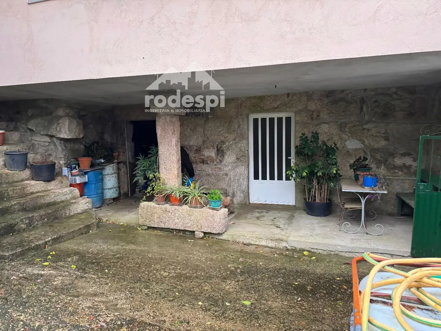 Casa adosada en venda a Covelo