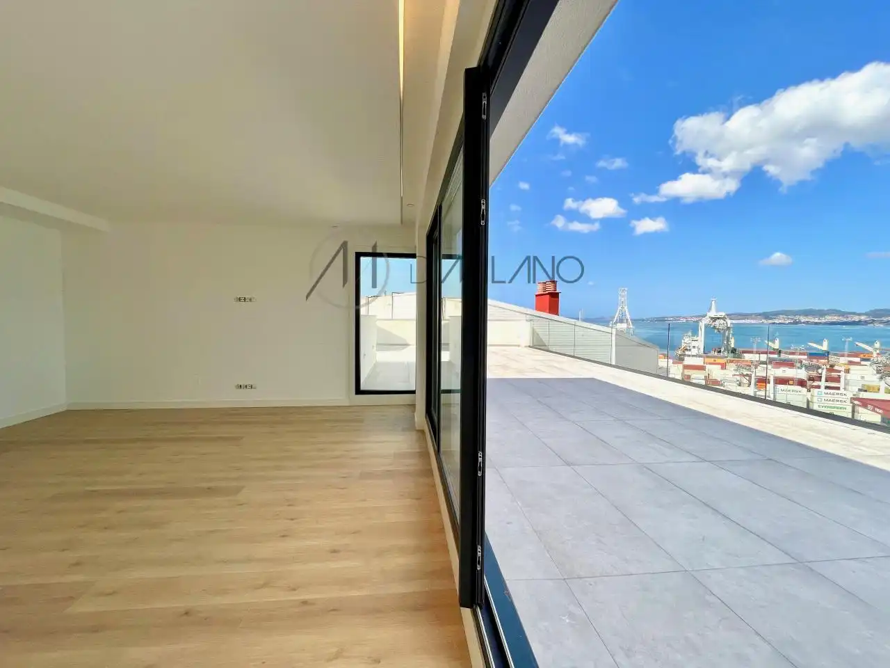 Sala de estar de Ático en venta en Vigo  con Calefacción