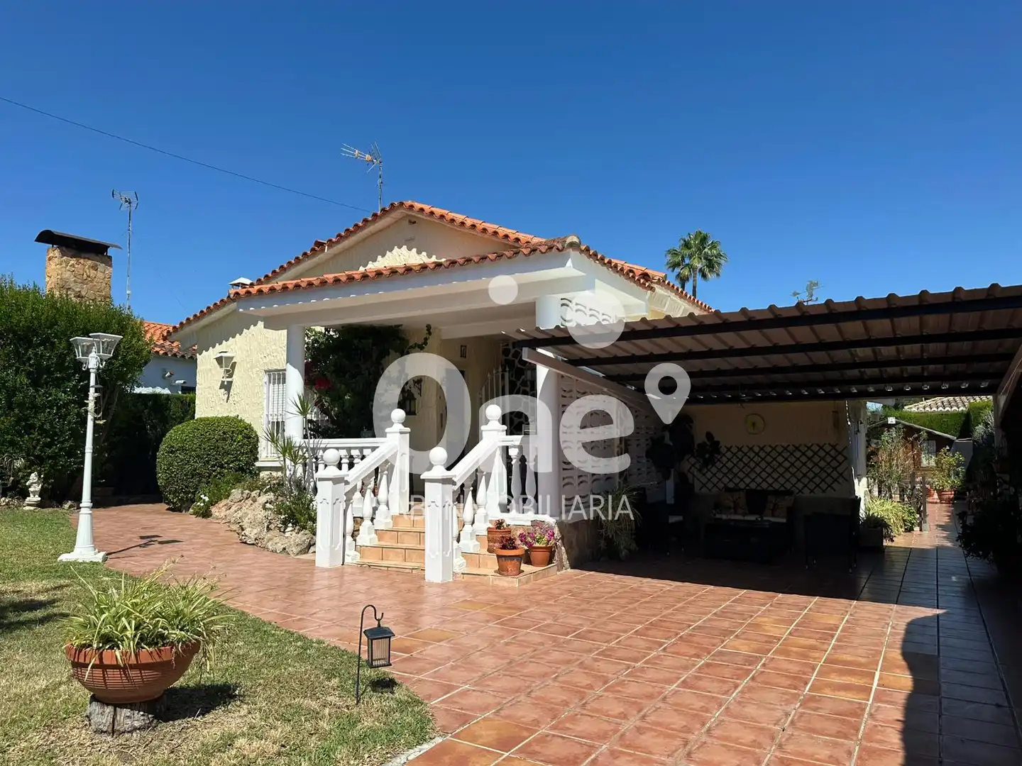 Vista exterior de Casa o chalet en venta en L'Eliana con Aire acondicionado, Calefacción y Jardín privado