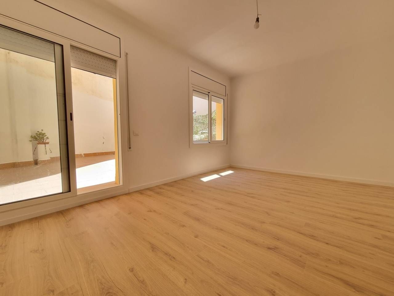 Dormitori de Pis en venda en  Barcelona Capital amb Parquet, Terrassa i Moblat