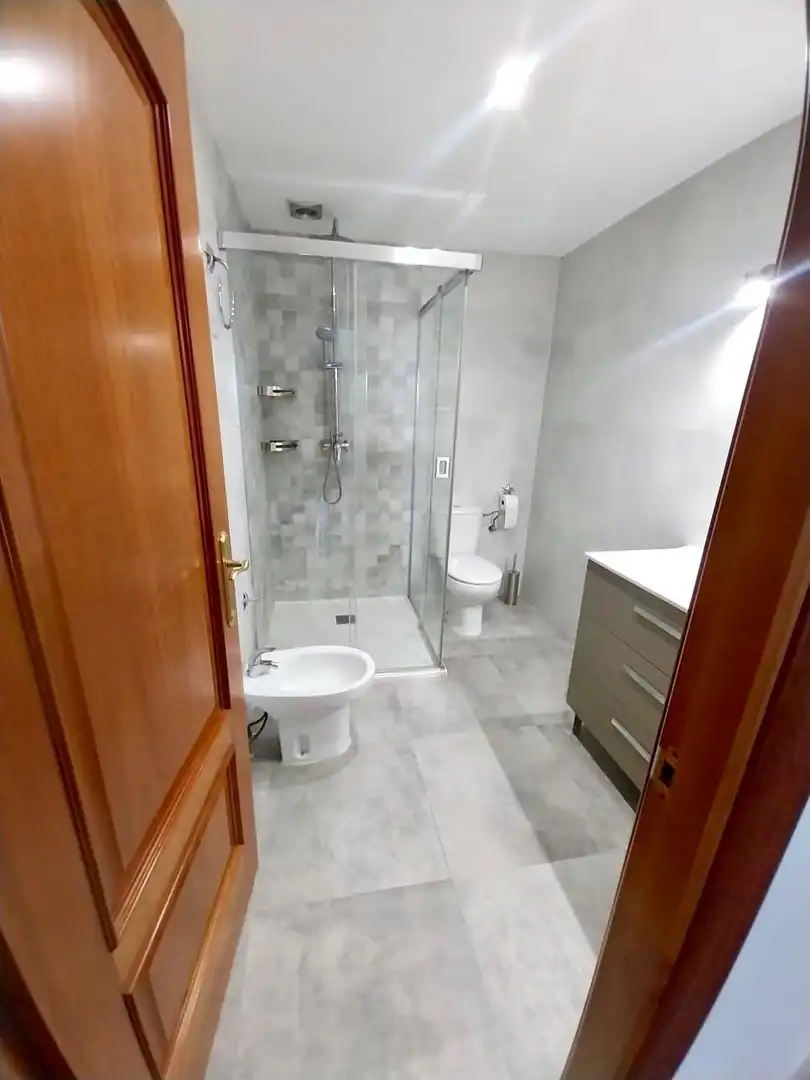Bany de Casa o xalet en venda en Córdoba amb Aire condicionat, Terrassa i Moblat