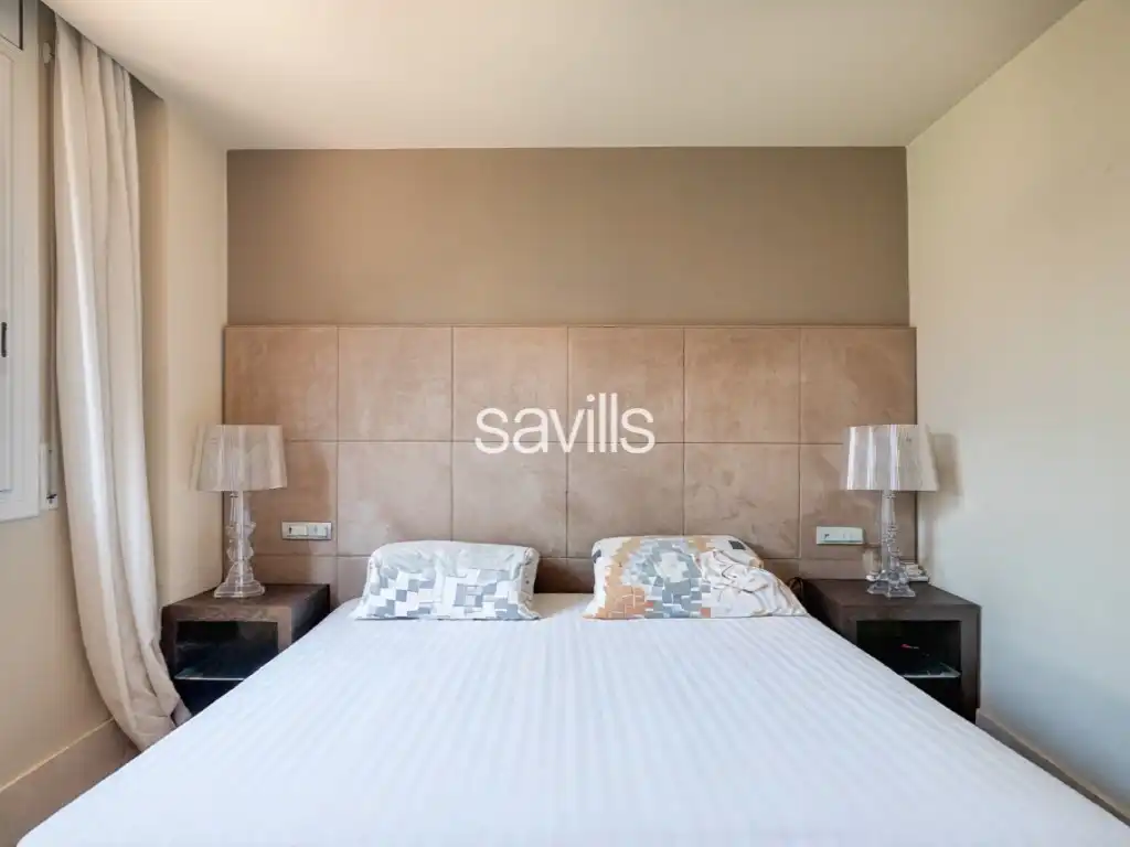 Dormitori de Apartament en venda en Barcelona amb Aire condicionat i Terrassa