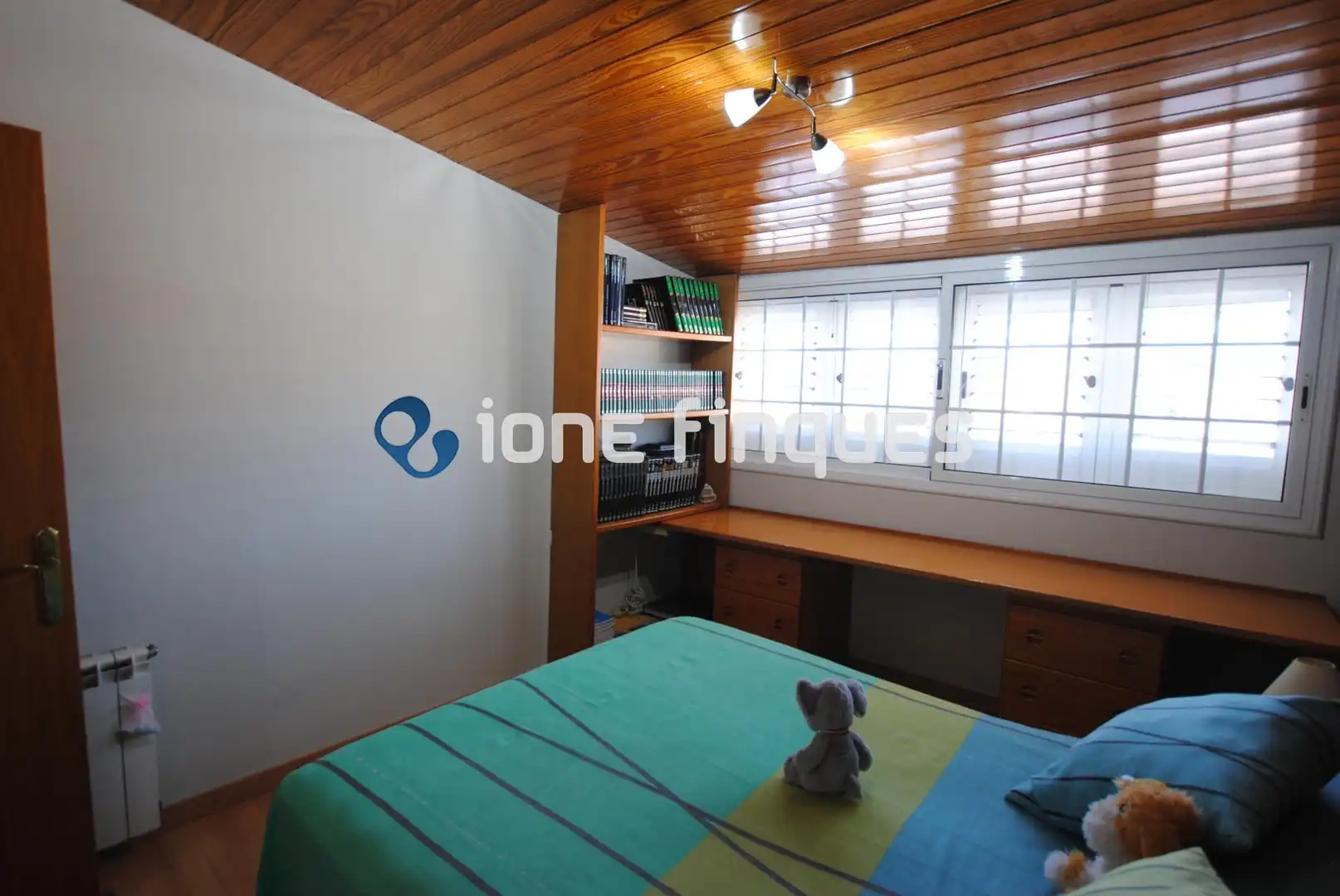 Dormitori de Casa o xalet en venda en Terrassa amb Calefacció, Terrassa i Traster