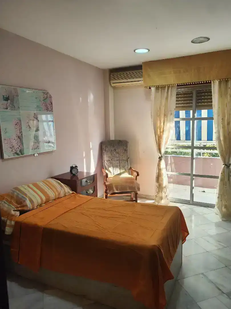 Schlafzimmer von Wohnung zur Miete in Cenes de la Vega mit Klimaanlage und Balkon