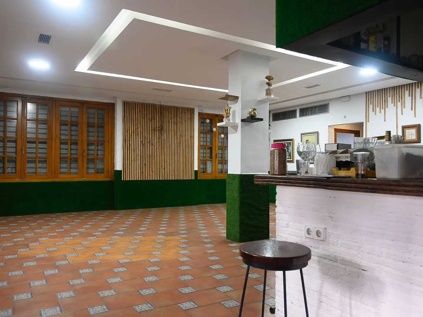 Local en venta en Manises