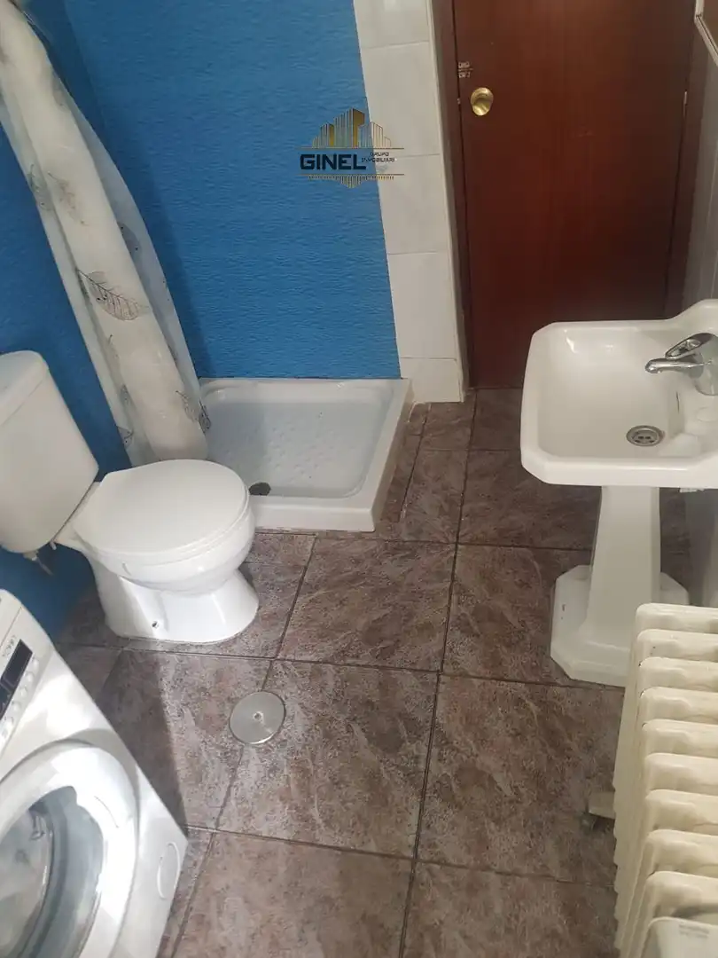 Badezimmer von Wohnungen zur Miete in Jaén mit Klimaanlage, Heizung und Möbliert