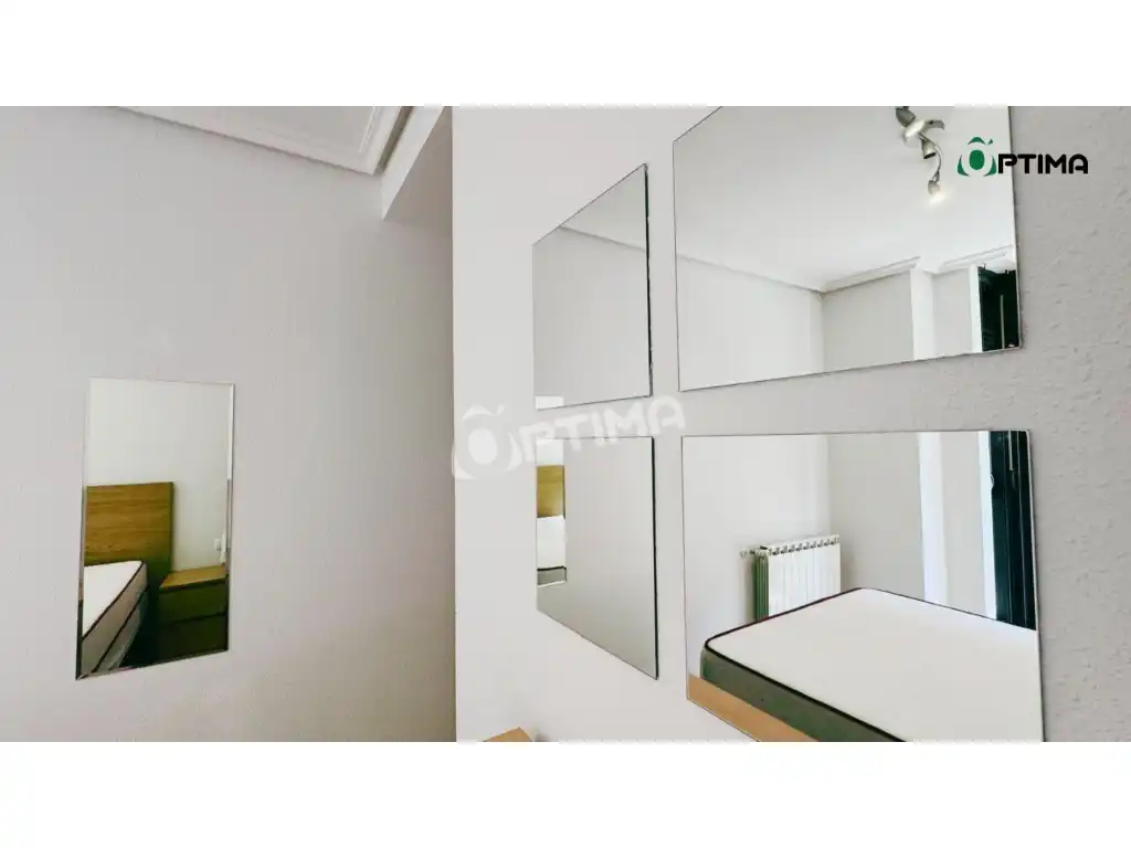 Bedroom of Flat for rent in Madrid