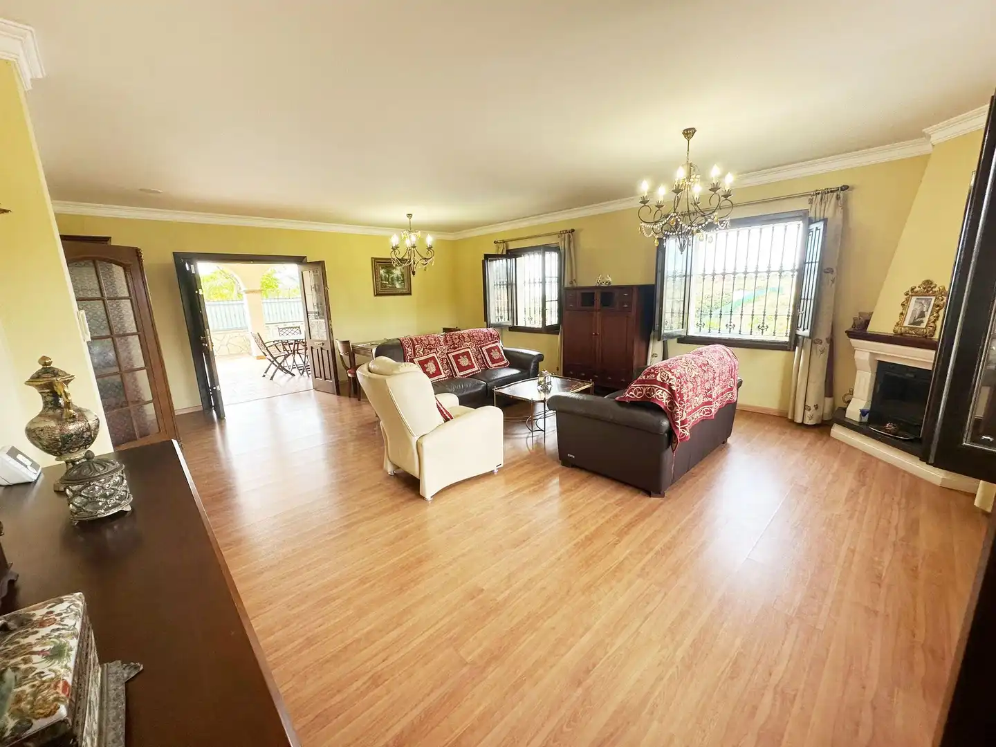 Casa con piscina en venta en Torre del Mar, imagen 3