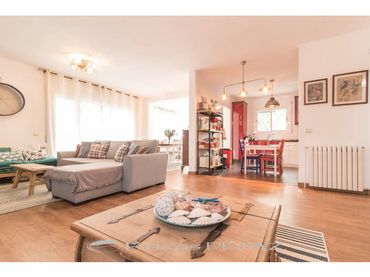 Villa avec piscine à vendre à Montmar