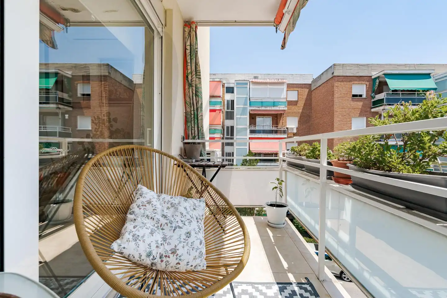 Flat for sale in Carril Del Conde, Canillas