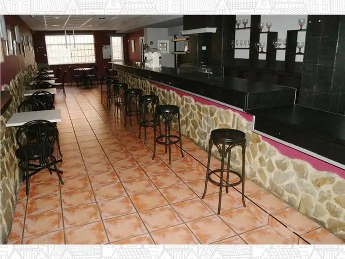 Local comercial en venta en El Carbayedo - El Quirinal, imagen 5