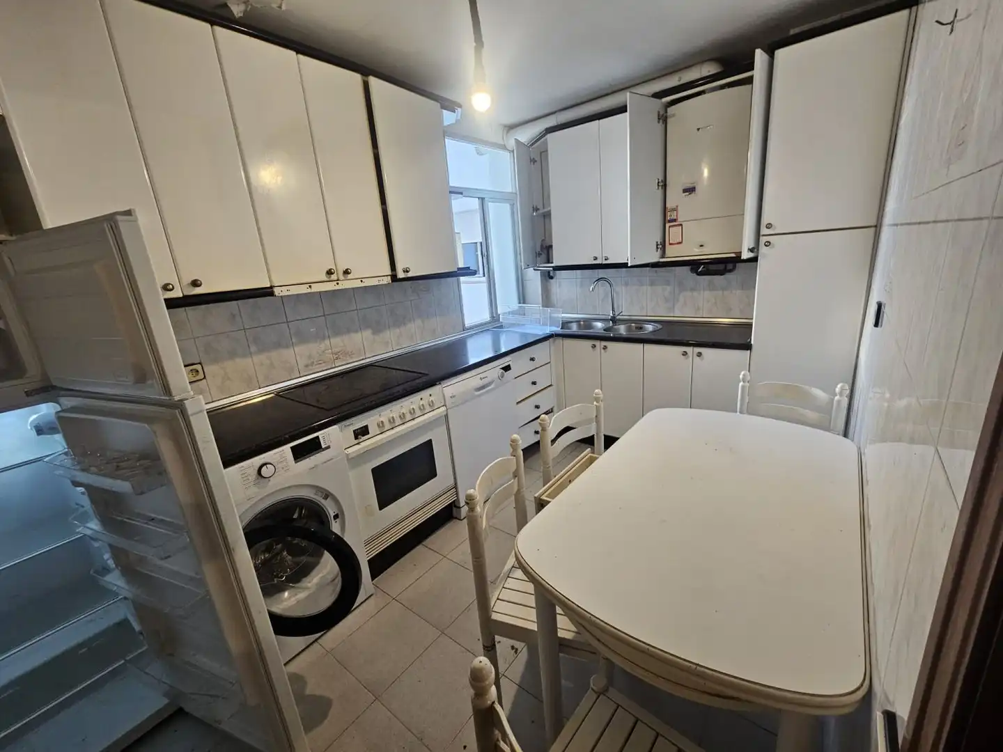Kitchen of Flat for sale in San Millán - Ayuntamiento