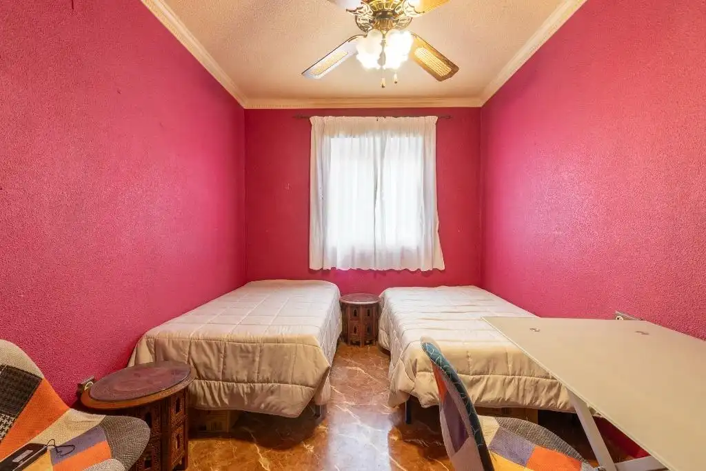 Habitación de Casa adosada en venta en Granada con Terraza