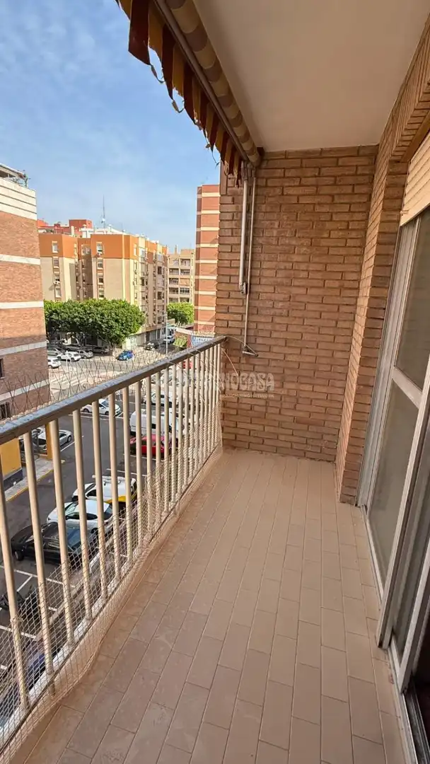 Terrasse von Wohnung zur Miete in Almería mit Möbliert
