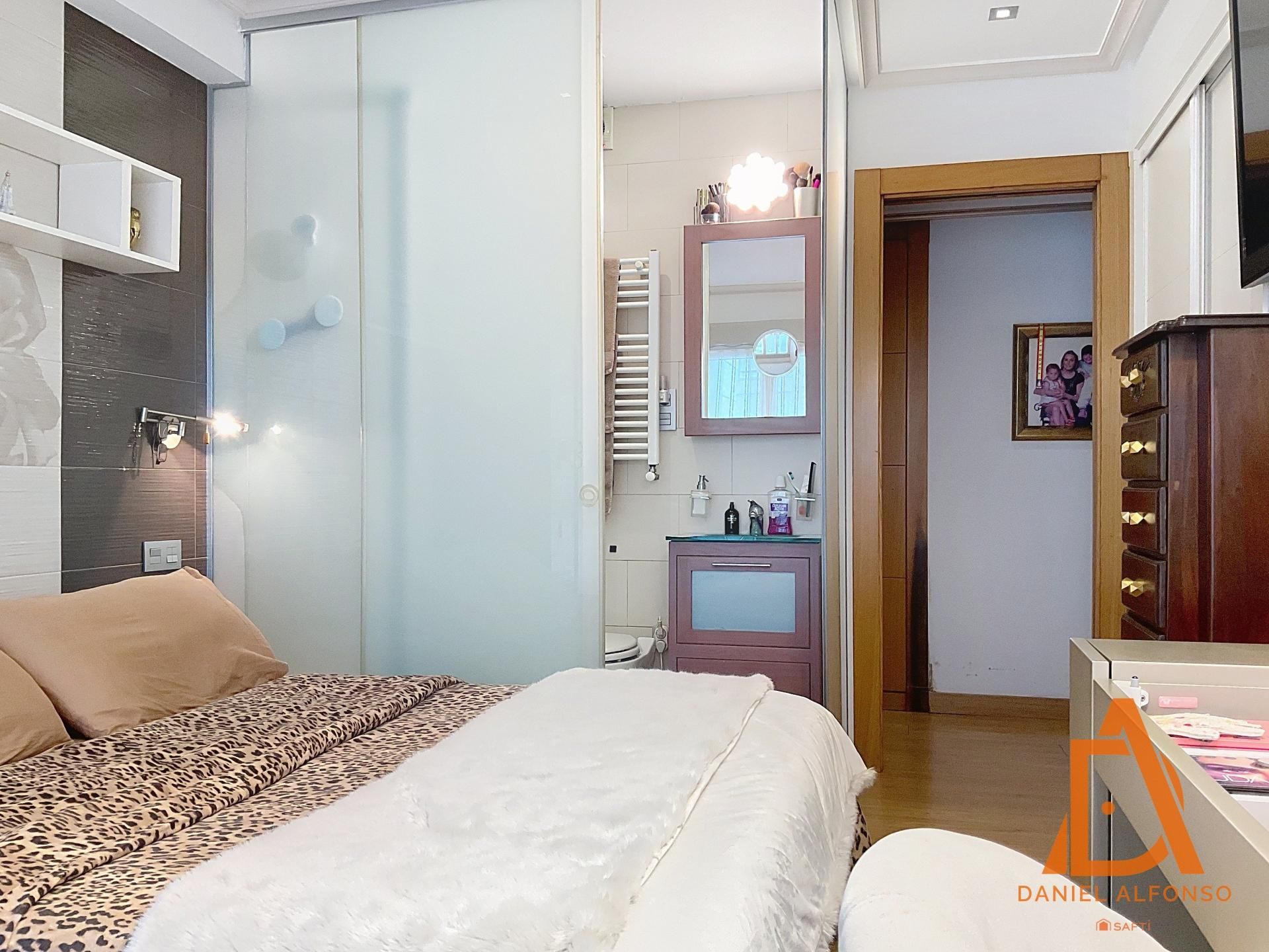 Bedroom of Flat for sale in Gijón 