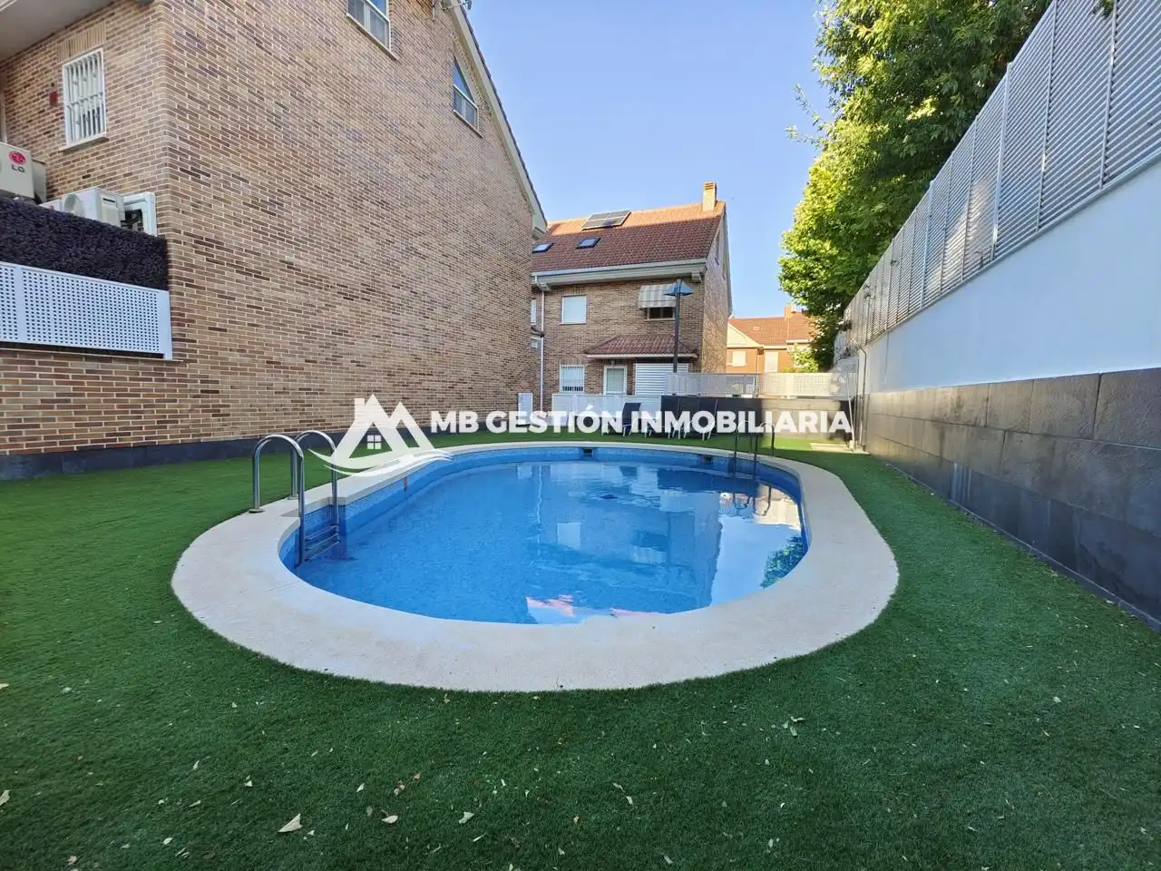 Detached homes for sale in Calle de Luarca, La Serna