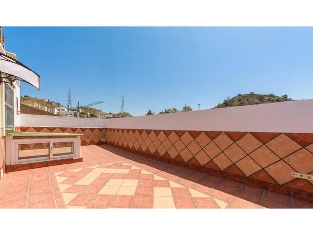 Casa-chalet en Venta en Calle Tórtolas en Los Almendros - El Limonero - El Tomillar