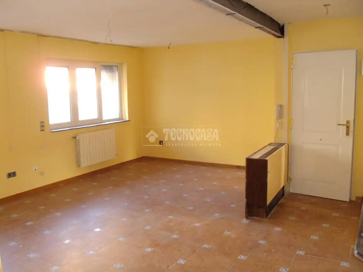 Sala d'estar de Edifici en venda en Madrid amb Alarma