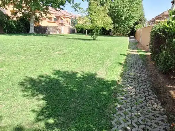 Casa o xalet en venda en Villalbilla amb Aire condicionat, Piscina i Balcó