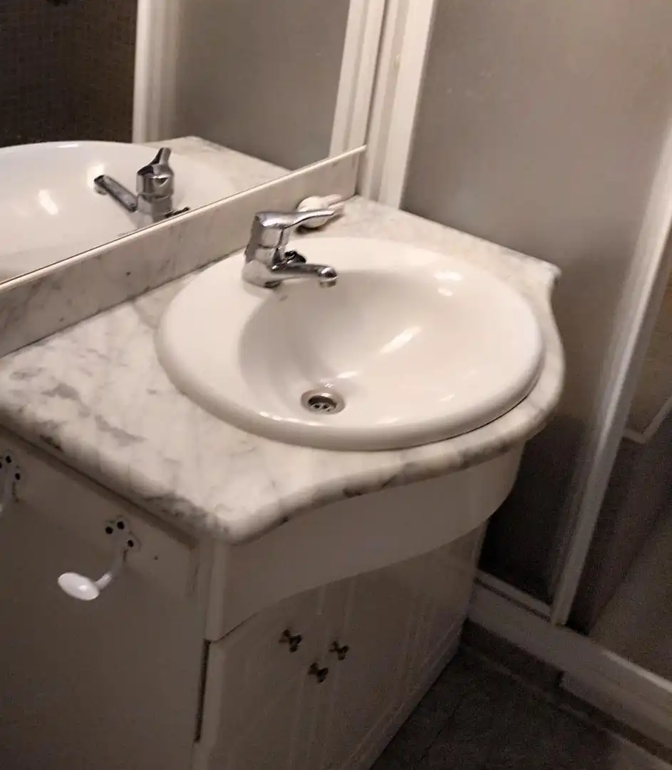 Bathroom of Flat for sale in Valencia  with Air Conditioner and Balcony