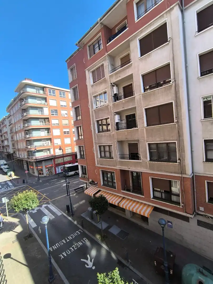 Vista exterior de Piso en venta en Portugalete con Trastero y Balcón