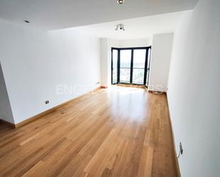Living room of Apartment to rent in  Madrid Capital  with Air Conditioner, Heating and Parquet flooring
