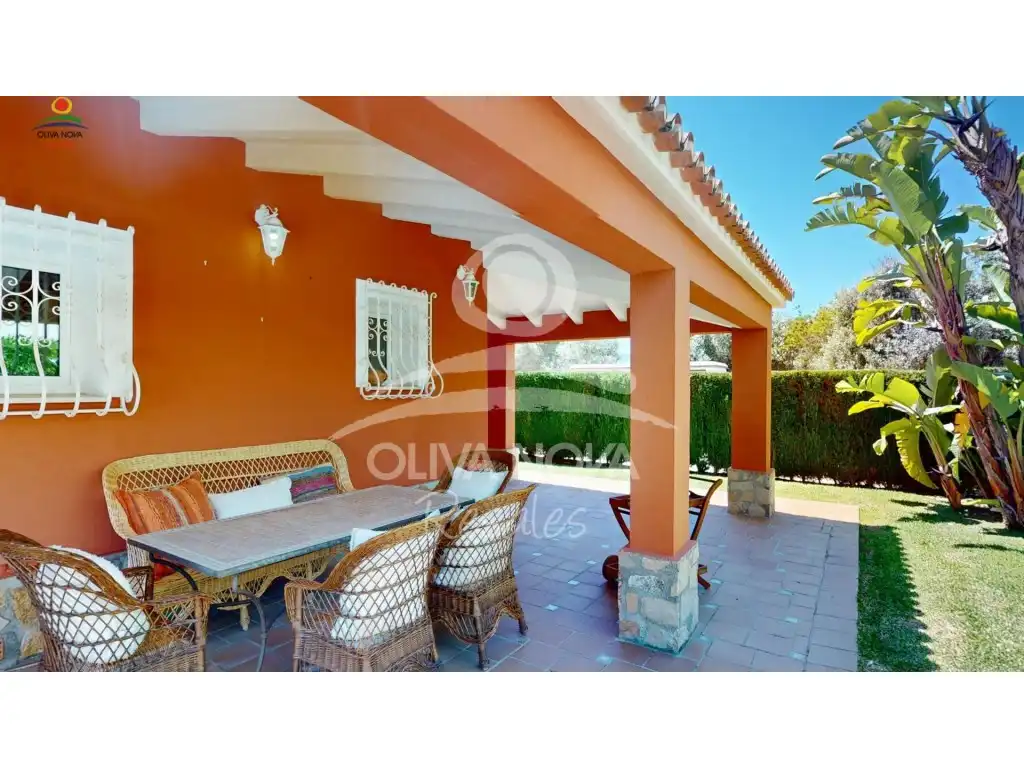 Terrassa de Casa o xalet en venda en Oliva amb Jardí privat, Terrassa i Piscina