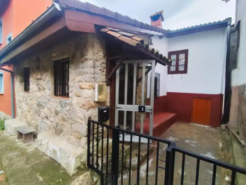 Außenansicht von Country house zum Verkauf in Pravia mit Heizung, Terrasse und Möbliert