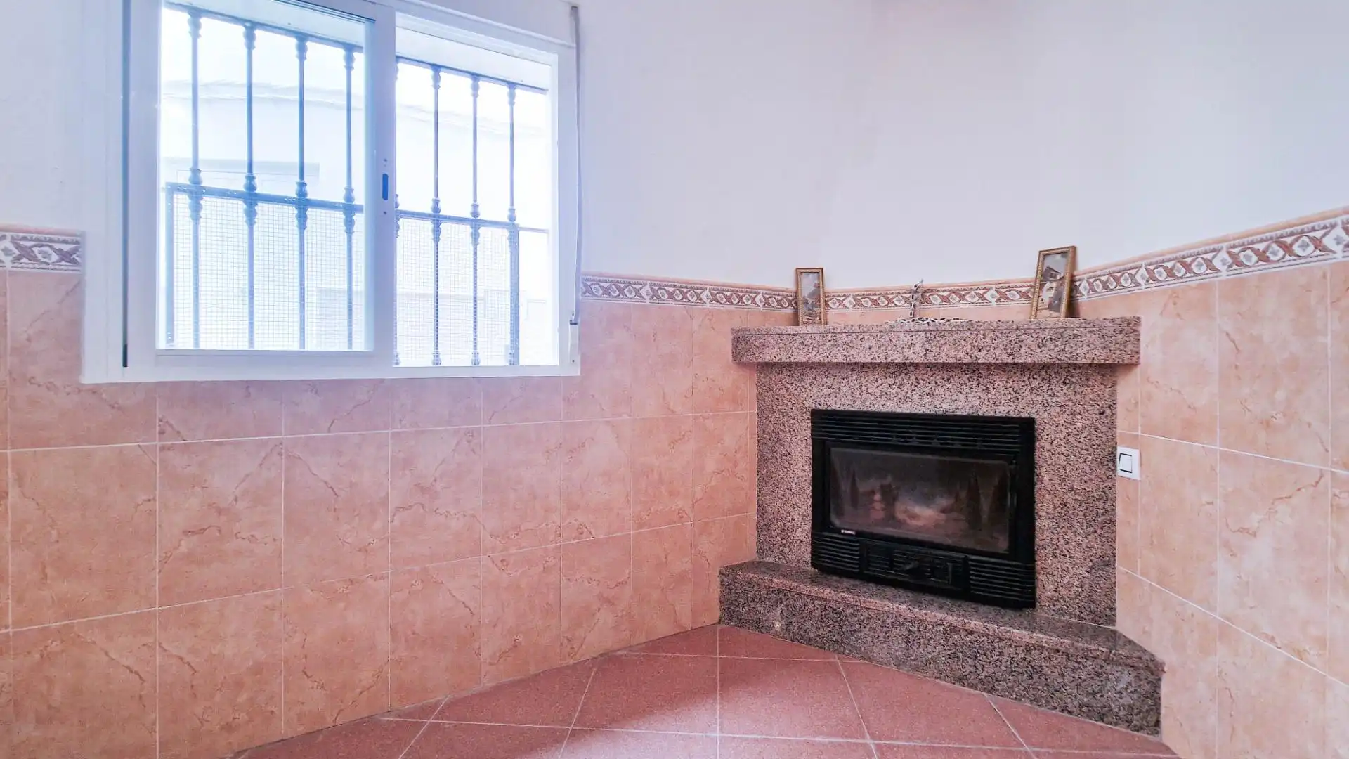 Casa o chalet en venta en Cheles con Terraza, Trastero y Balcón