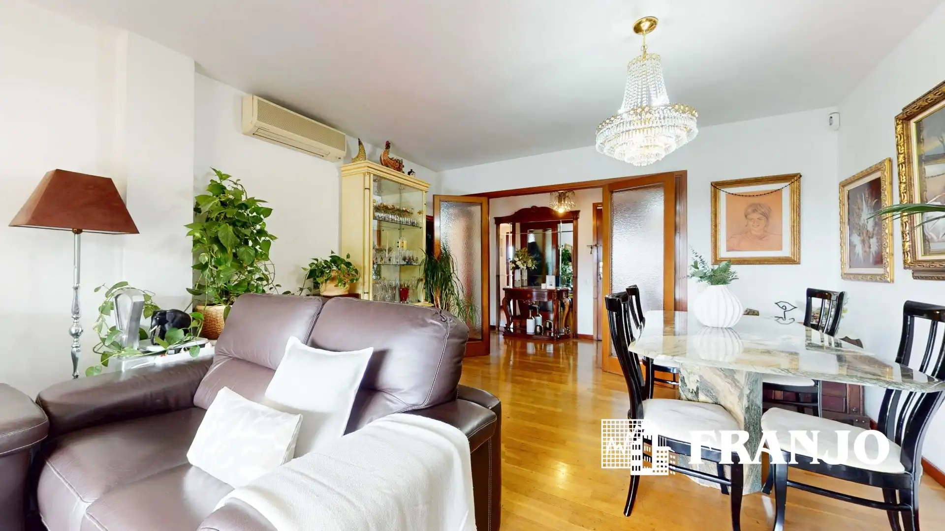 Wohnzimmer von Wohnung zum Verkauf in Barcelona mit Klimaanlage, Heizung und Terrasse