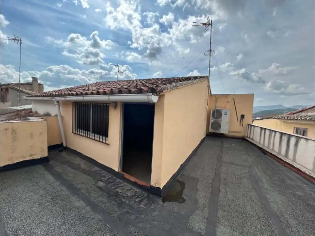 Vista exterior de Edifici en venda en Segorbe