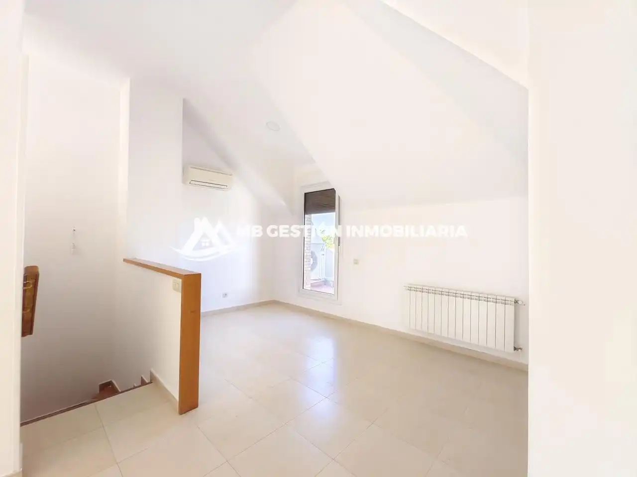 Casa adosada en venta en Fuenlabrada con Aire acondicionado, Calefacción y Jardín privado