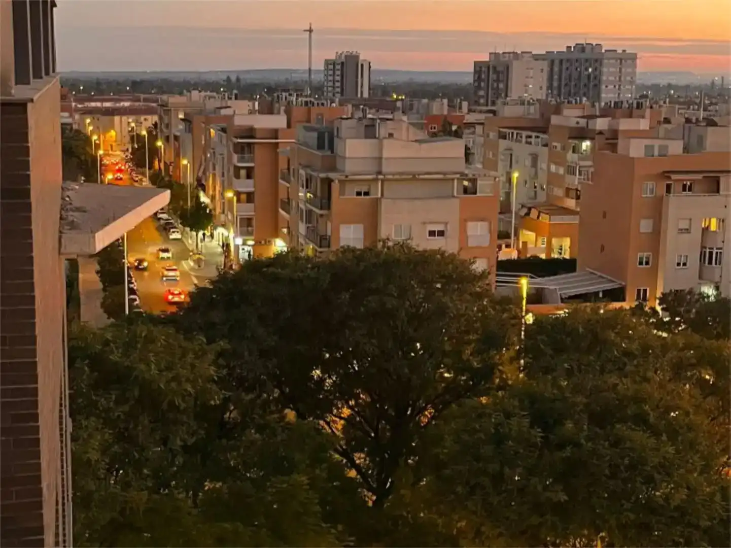 Außenansicht von Dachboden zur Miete in Elche / Elx mit Klimaanlage, Schwimmbad und Möbliert