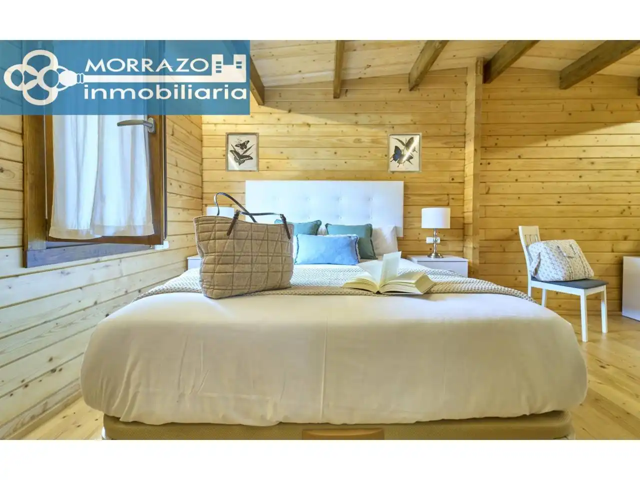 Dormitori de Casa o xalet en venda en Bueu amb Calefacció, Terrassa i Moblat