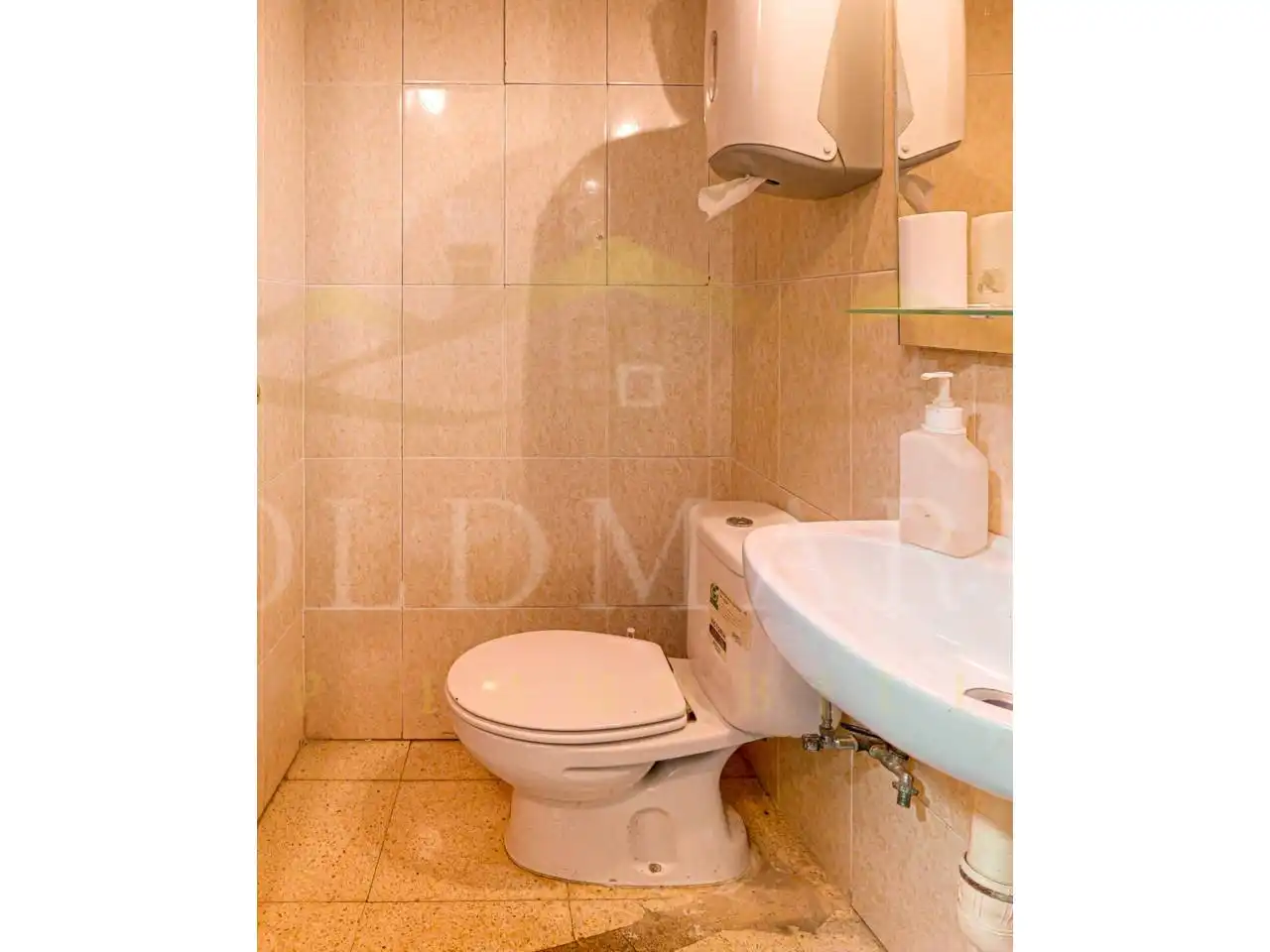 Bathroom of Commercial properties for transfer in Ripollet