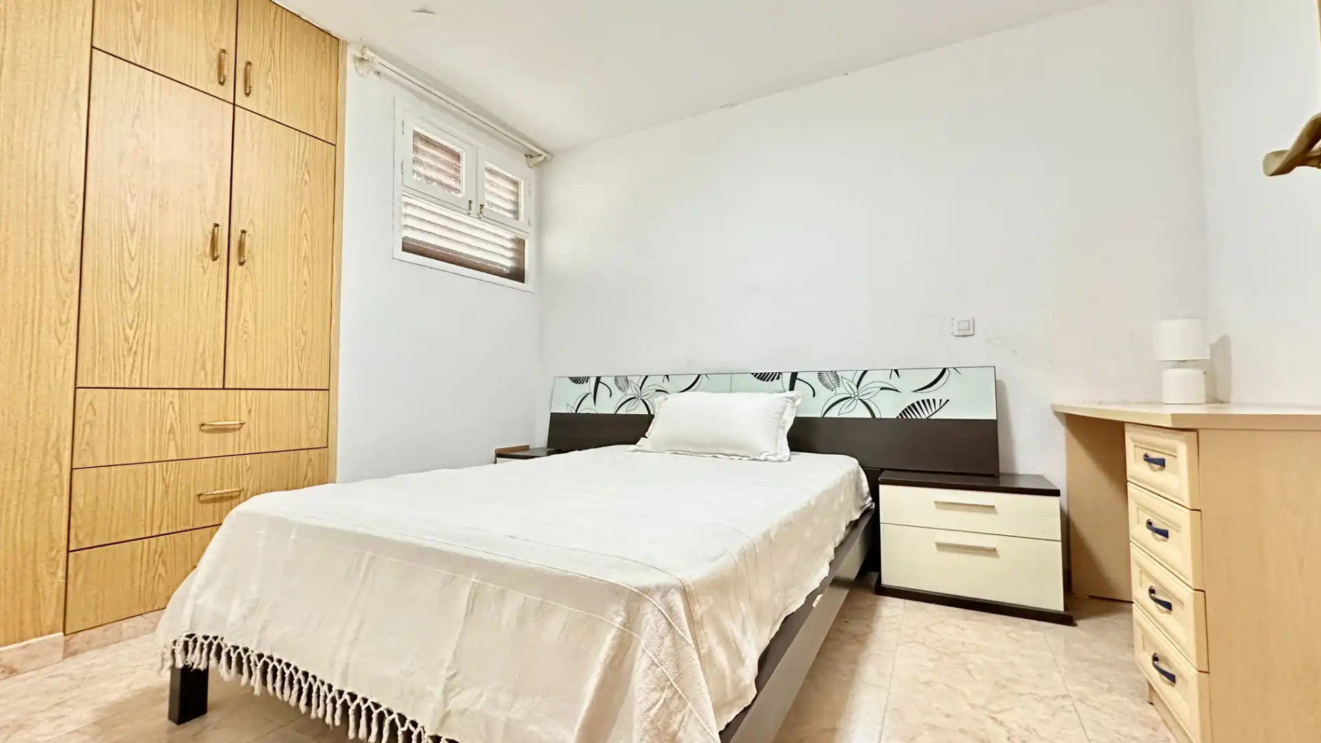 Habitación de Piso de alquiler en San Bartolomé de Tirajana con Amueblado, Lavadora y Microondas