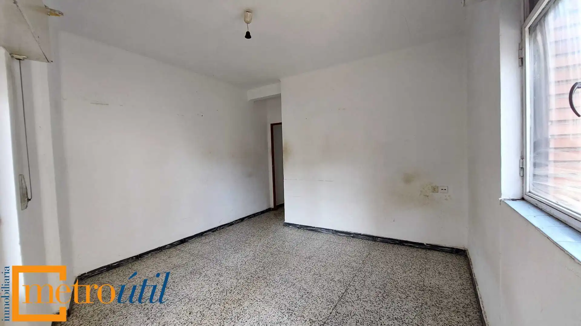Sala d'estar de Pis en venda en Salamanca amb Traster i Balcó