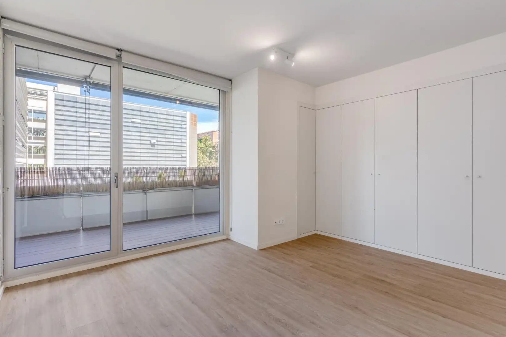 Bedroom of Flat for rent in Barcelona  with Air Conditioner, Heating and Parquet flooring