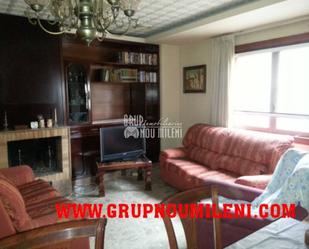 Sala d'estar de Casa o xalet en venda en Benetússer amb Aire condicionat, Terrassa i Moblat